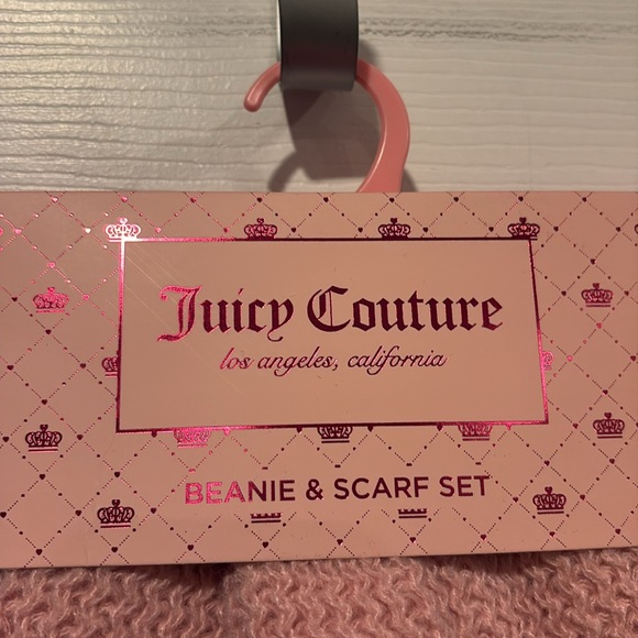 BNWT JUICY COUTURE Pink Plaid and Sequin Beanie and Scarf Set - Picture 4 of 6